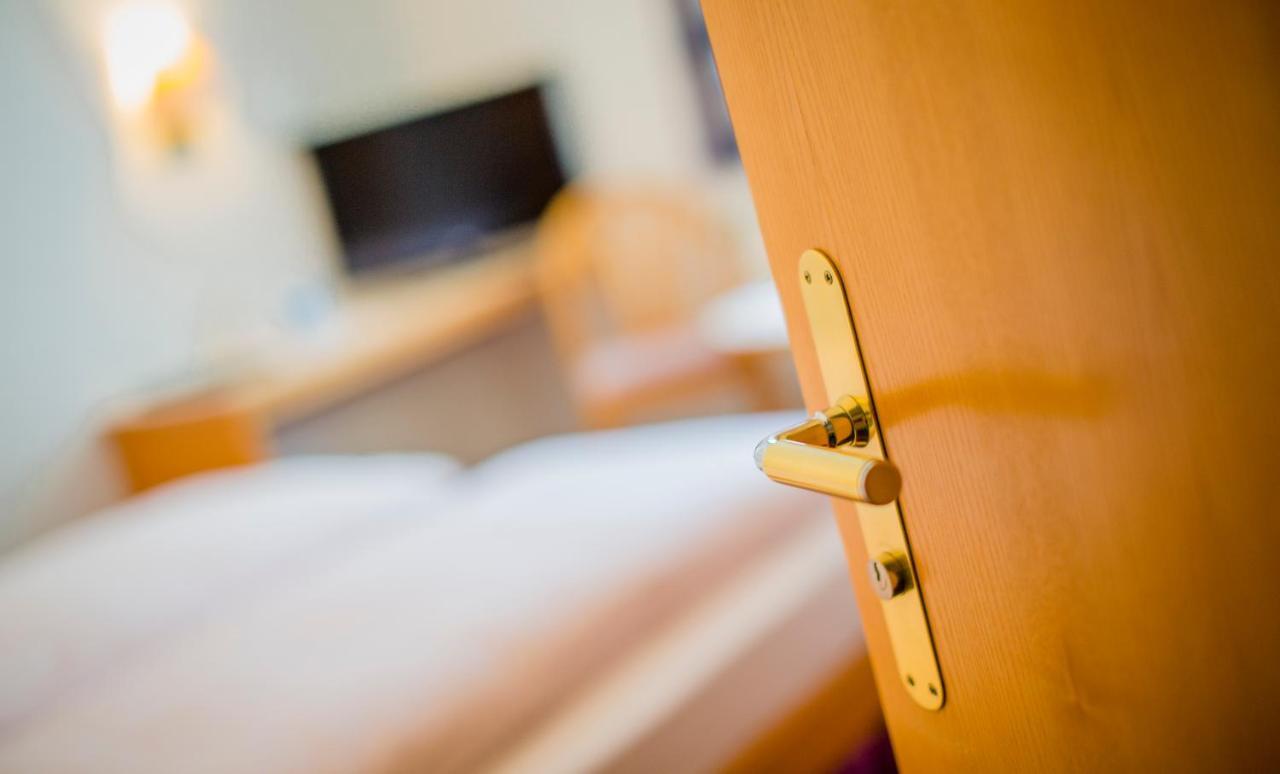 Hotel Heilquelle Leukerbad Kamer foto